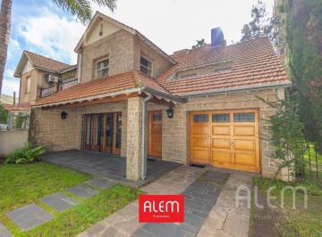 Casa · 308m² · Casa en Venta en Lomas de Zamora