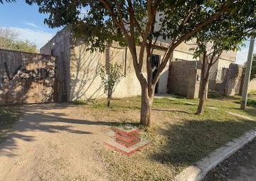 Casa · 90m² · 3 Ambientes · 1 Cochera · Casa en Venta Mas Departamento en Barrio Los Freznos