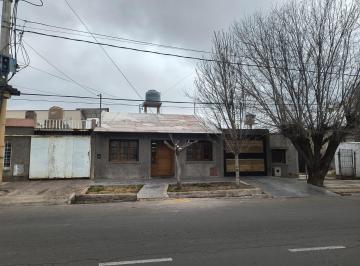 Casa · 150m² · 5 Ambientes · 2 Cocheras · Casa en Venta en Gutierrez, Maipú
