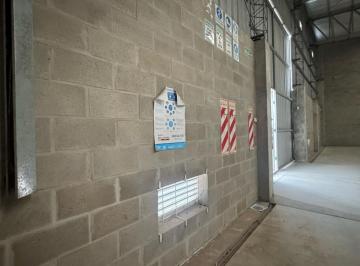 Bodega-Galpón · 300m² · 1 Ambiente · 10 Cocheras · Alquilo Nave Industrial en Villa Gran Parque 300 Mt/villa Retiro - Av Juan B. Justo y Av Japon