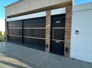 Casa de 3 ambientes, Chivilcoy · Casa Moderna