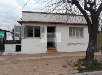 Casa · 112m² · 4 Ambientes · Venta Casa a Reciclar en El Centro Coronel Vidal