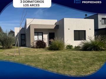 Casa · 150m² · 4 Ambientes · 3 Cocheras · Los Arces Casa en Venta, La Cañada de Pilar Cuan Propiedades