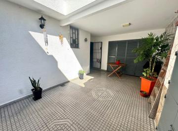 Casa · 115m² · 4 Ambientes · Venta Casa 2 Dorm. Interna Única Patio Parrillero Azcuenaga No PH - Apto Crédito Rosario