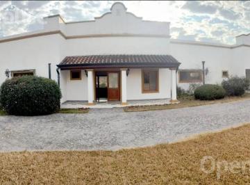 Casa · 280m² · 7 Ambientes · 1 Cochera · Venta Casa Estilo Colonial 5 Dorm. en Altos de Manzanares