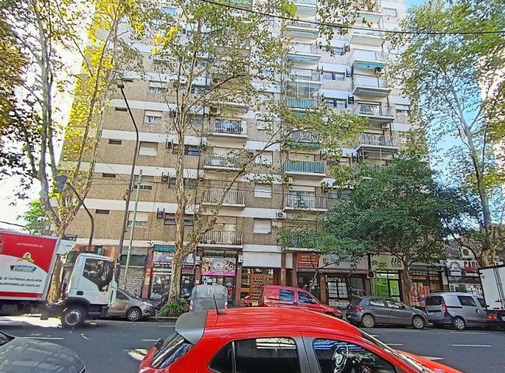 Excelente Depto. 2 Amb. C/balcon de Frente en Av Boedo Al 400, Boedo
