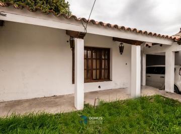 Casa · 70m² · 3 Dormitorios · 1 Cochera · Venta Casa Barrio Intersindical