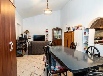 Casa · 70m² · 3 Dormitorios · 1 Cochera · Venta Casa Barrio Intersindical