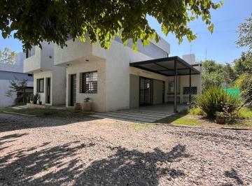 Casa · 102m² · 5 Ambientes · 2 Cocheras · Villa Allende - Complejo Cerrado - Dos Dorm.