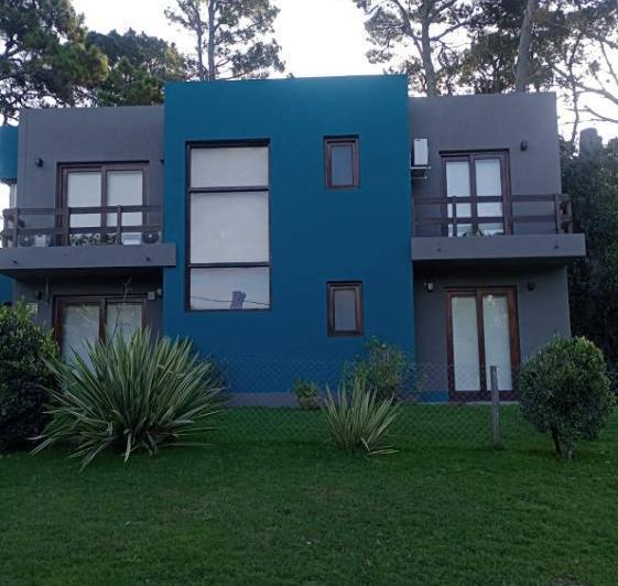 Casa · 140m² · 4 Ambientes · 2 Cocheras