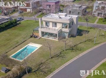 Casa · 170m² · 4 Ambientes · Casa en Venta en El Barrio Vistas, Puertos / Escobar