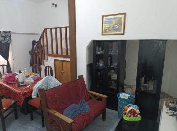 PH de 4 ambientes, Avellaneda · Vivienda con Local y Garaje Sobre Av Galicia