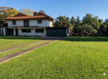 Casa · 124m² · 4 Ambientes · 2 Cocheras · Venta de Casa. de Vicenzo Chico