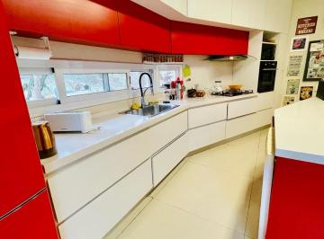 Casa · 270m² · 5 Ambientes · 2 Cocheras · Casa de Categoría en Una Planta en Country Tierralta, a 5 Minutos de Villa Carlos Paz