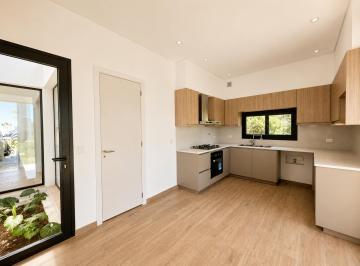 Casa · 215m² · 5 Ambientes · 2 Cocheras · Casa en Venta a Estrenar - Santa Ana Villanueva