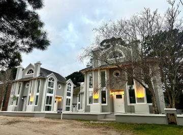 Casa · 79m² · 3 Dormitorios · 1 Cochera · Pinamar - Complejo Palometa - Triplex con Cochera Cubierta Uf04