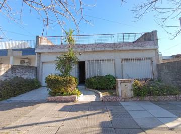 Casa de 5 ambientes, Morón · Casa 5 Ambientes | Patio, Cochera, Terraza Fondo Libre