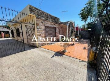 AYM-AYM-799_2 · Casa de 4 Ambientes en Venta con Gran Terreno en Claypole