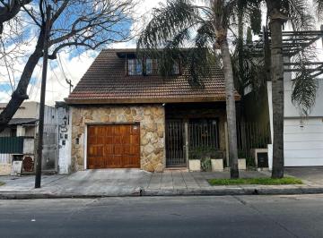 Casa de 5 ambientes, Morón · Chalet 5 Ambientes con Parque y Cochera