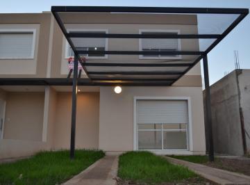 Casa · 96m² · 4 Ambientes · 1 Cochera · Casa en Docta
