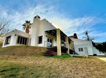 Casa de 5 ambientes, Vistalba · Casa en Venta C/ Cochera en Vistalba