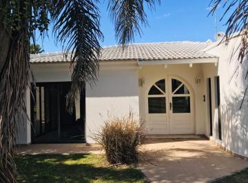 Casa · 262m² · 2 Dormitorios · 2 Cocheras · Casa - San Isidro