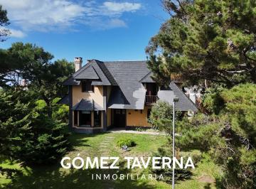 Casa · 293m² · 5 Ambientes · 2 Cocheras · Casa en Venta Pinamar Norte Playa, Financiación 30% de Entrega Cuotas, Permuta.