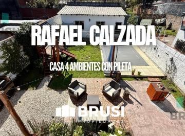 Casa · 136m² · 4 Ambientes · 2 Cocheras · Casa en Venta en Rafael Calzada - 4 Ambientes - C/ Pileta - Garage - Departamento Al Fondo