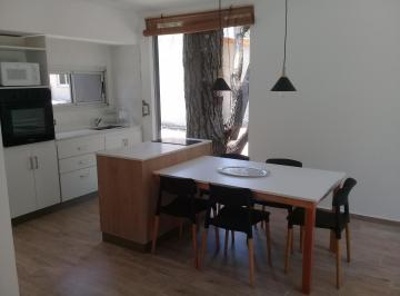 Casa Alquiler 450m² de 3 ambientes · Con A/a, a 270 m del Mar y Dentro de La Reserva, Muy Luminosa Casa de 2 Dorm