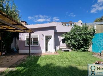 Casa · 63m² · 3 Ambientes · 1 Cochera · Casa en Venta en El Hermoso Barrio de Vicenzo Chico. Impecable Acceso a Panamericana!