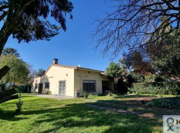 Casa · 104m² · 4 Ambientes · 1 Cochera · Oportunidad!hermosa Casa en Venta Ubicada en La Calle Cramer, del Viso, Pilar.
