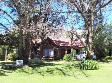 Casa de 4 ambientes, Costa del Este · A Solo 70 m del Mar y del Centro, 3 Dorm y 2 Baños, con Jardin y Parrilla