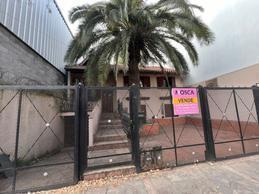 Casa · 250m² · 6 Ambientes · 2 Cocheras · Casa en Pleno Centro