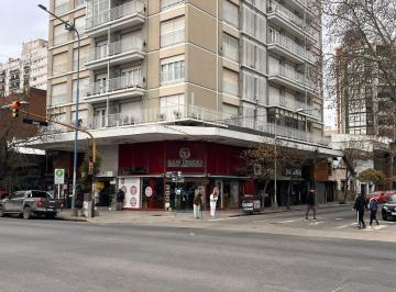 Local comercial · 121m² · Local Sobre Av Luro