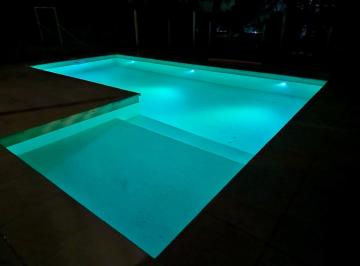 Casa · 170m² · 4 Ambientes · 2 Cocheras · Regia Casa con Piscina Climatizada