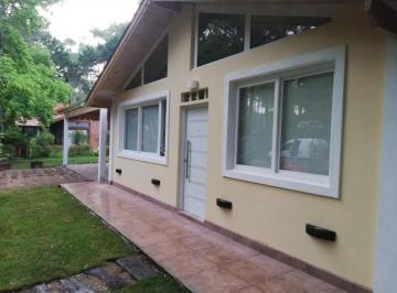 Casa · 150m² · 3 Dormitorios · 2 Cocheras · Casa en Carilo