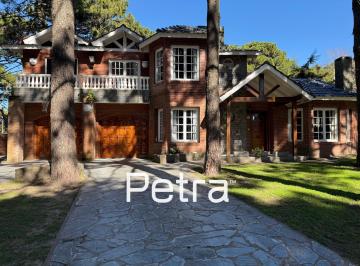 Casa · 161m² · 8 Ambientes · 2 Cocheras · Casa en Venta en Pinamar Norte 6 Dorm.