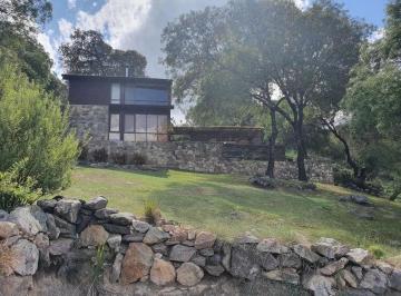 Casa · 115m² · 4 Ambientes · 4 Cocheras · Espectacular Casa en Calmayo Gran Terreno y Hermosas Vistas