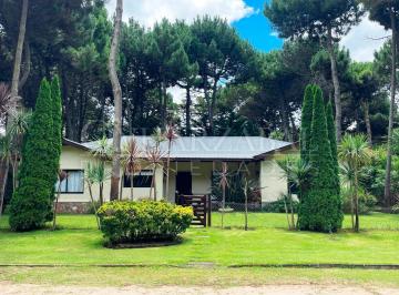 Casa · 200m² · 4 Ambientes · 1 Cochera · Casa en Alquiler Temporario