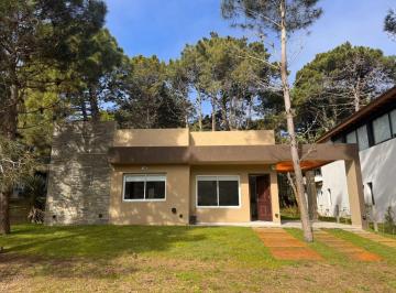 Casa de 4 ambientes, Costa del Este · Casa de 4 Ambientes en Costa del Este