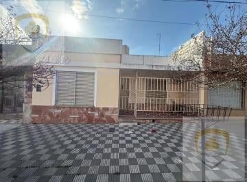 Casa · 100m² · Casa Remidios de Escalada y Rosario de Santa Fe