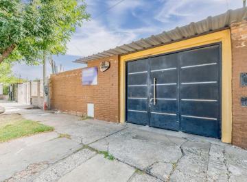 Casa · 125m² · 4 Ambientes · 2 Cocheras · Venta | Permuta - Casa 3 Dorm., con Cochera - Empalme Graneros, Rosario.