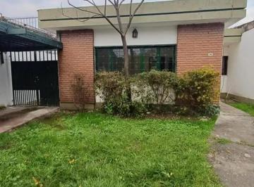 Casa · 200m² · 6 Ambientes · 2 Cocheras · Venta Casa 3d en Pje Benjamín Paz Al 100