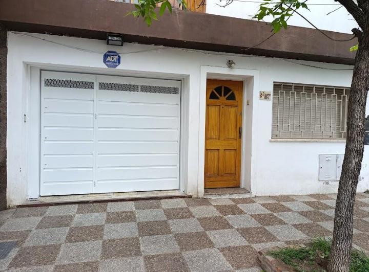 Casa · 80m² · 4 Ambientes · 1 Cochera