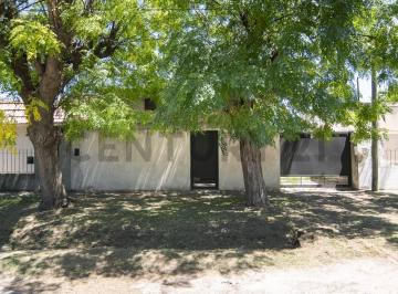 Casa · 70m² · 4 Ambientes · 2 Cocheras · Casa en Venta en La Plata - Barrio San Carlos