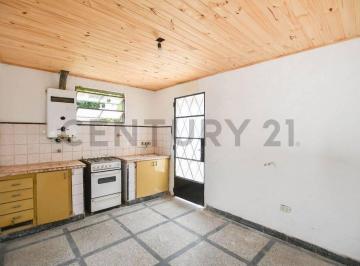 PH · 92m² · 3 Ambientes · 1 Cochera · Casa en Venta en La Plata Tipo PH de Dos Dorm.