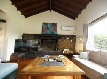 Casa · 330m² · 5 Ambientes · 2 Cocheras · Casa en Venta en Abril Club de Campo Hudson