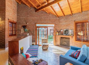 Casa · 180m² · 5 Ambientes · Casa en Venta en Tolosa 3 Dorm.