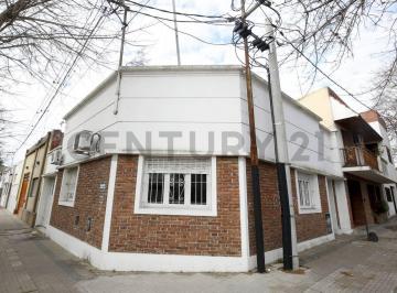 Casa · 86m² · 3 Ambientes · 1 Cochera · Casa en Venta La Plata 2 Dorm.