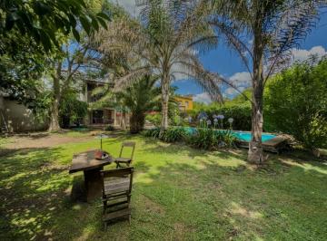 Casa · 250m² · 4 Ambientes · 3 Cocheras · Casas en Venta con Parque y Pileta City Bell